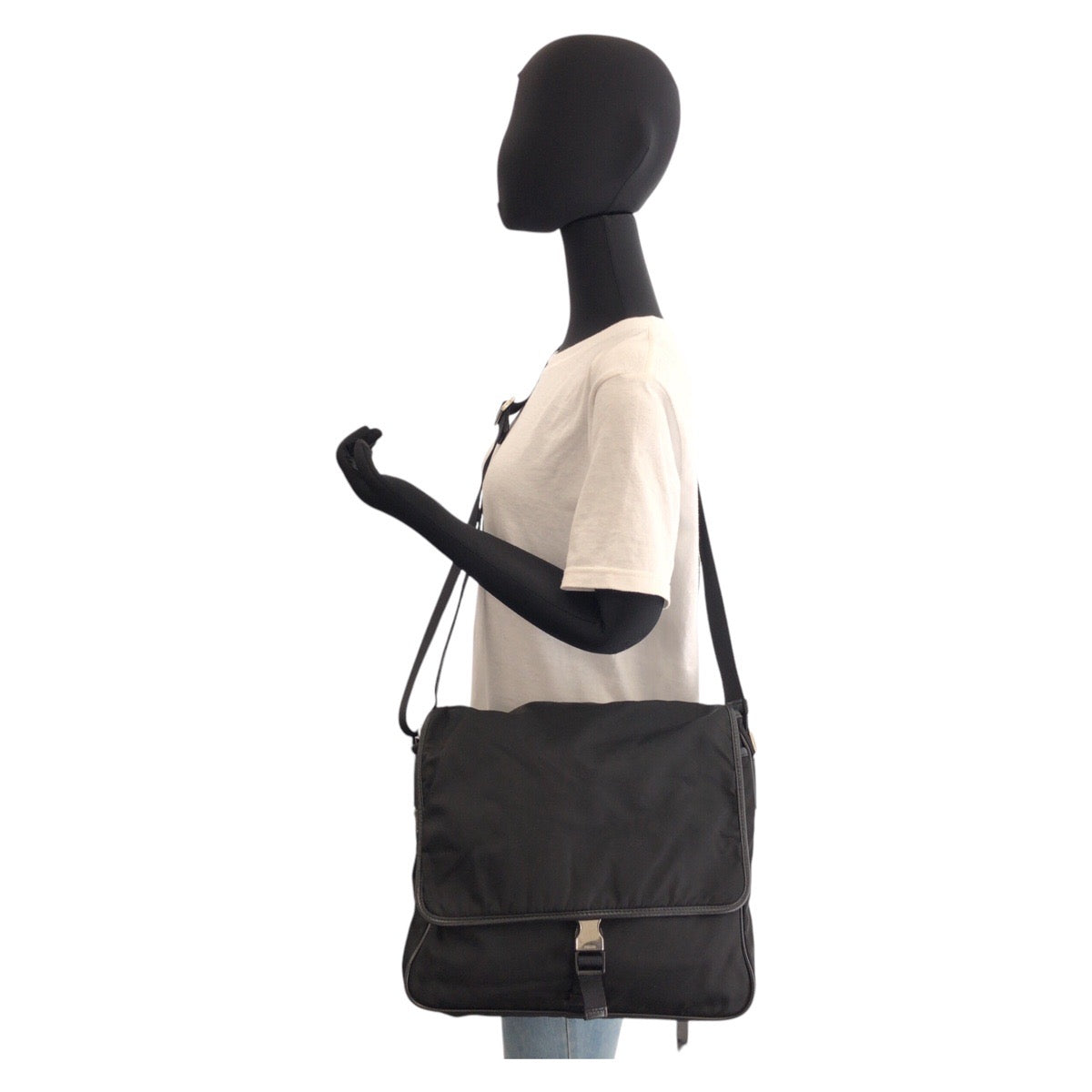 15745
PRADA プラダ テスート 三角ロゴプレート ブラック 黒 シルバー金具 ナイロン ショルダーバッグ メッセンジャーバッグ  レディース ABP39