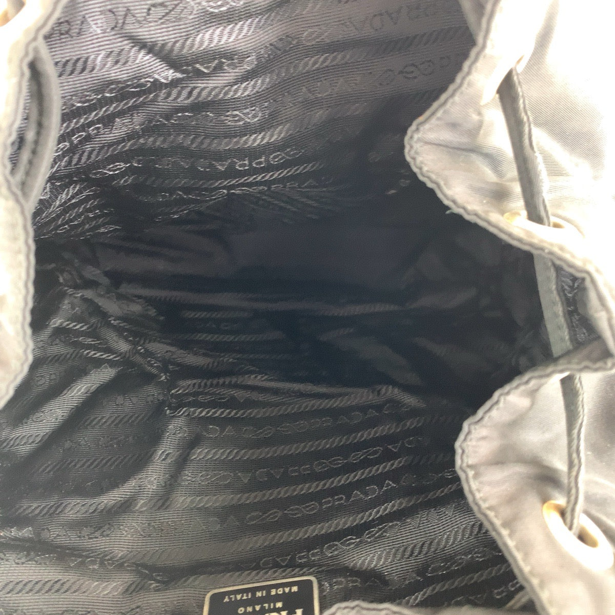 15749
PRADA プラダ テスート 三角ロゴプレート ブラック 黒 シルバー金具 ナイロン / レザー リュック・デイパック バックパック  レディース AB39
