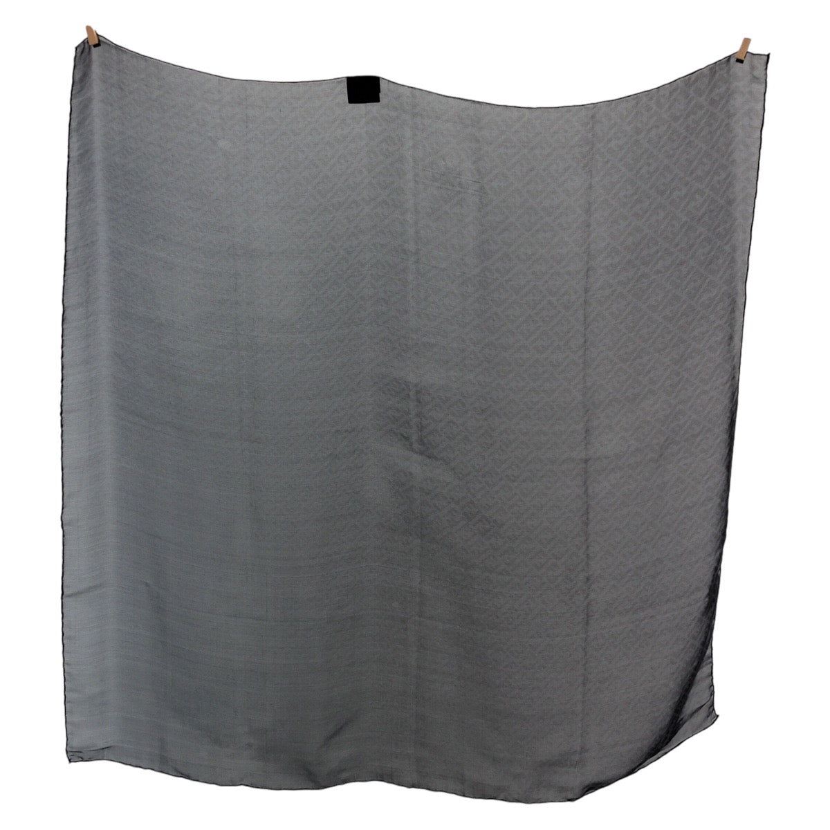 15753
FENDI フェンディ ズッカ グレー シルク スカーフ 大判スカーフ  レディース A27