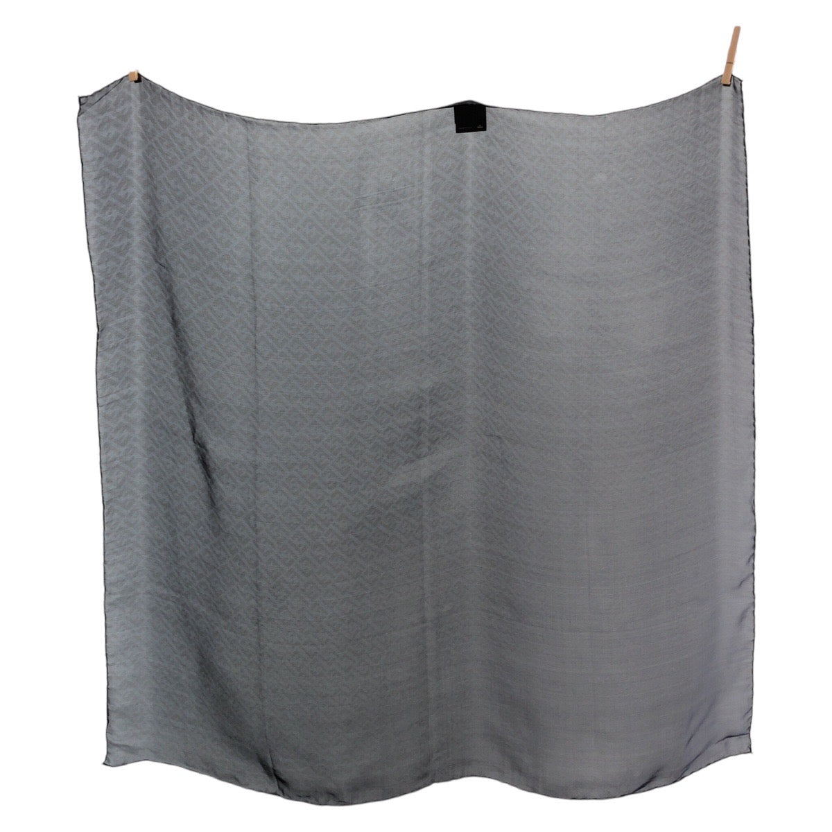 15753
FENDI フェンディ ズッカ グレー シルク スカーフ 大判スカーフ  レディース A27