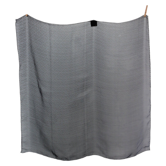 15753
FENDI フェンディ ズッカ グレー シルク スカーフ 大判スカーフ  レディース A27