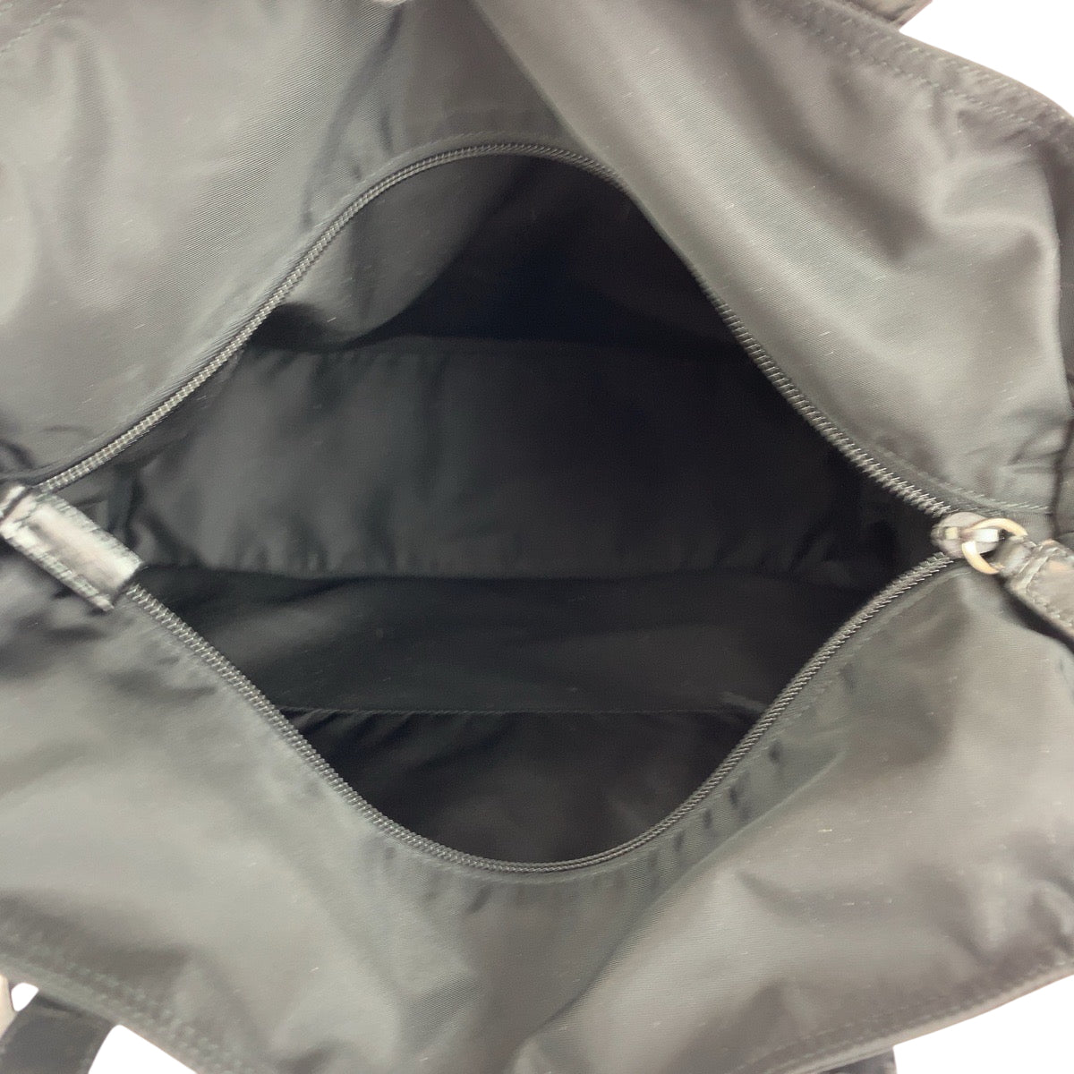 15768
PRADA プラダ テスート 三角ロゴプレート ブラック 黒 シルバー金具 ナイロン トートバッグ ショルダーバッグ  レディース AB32