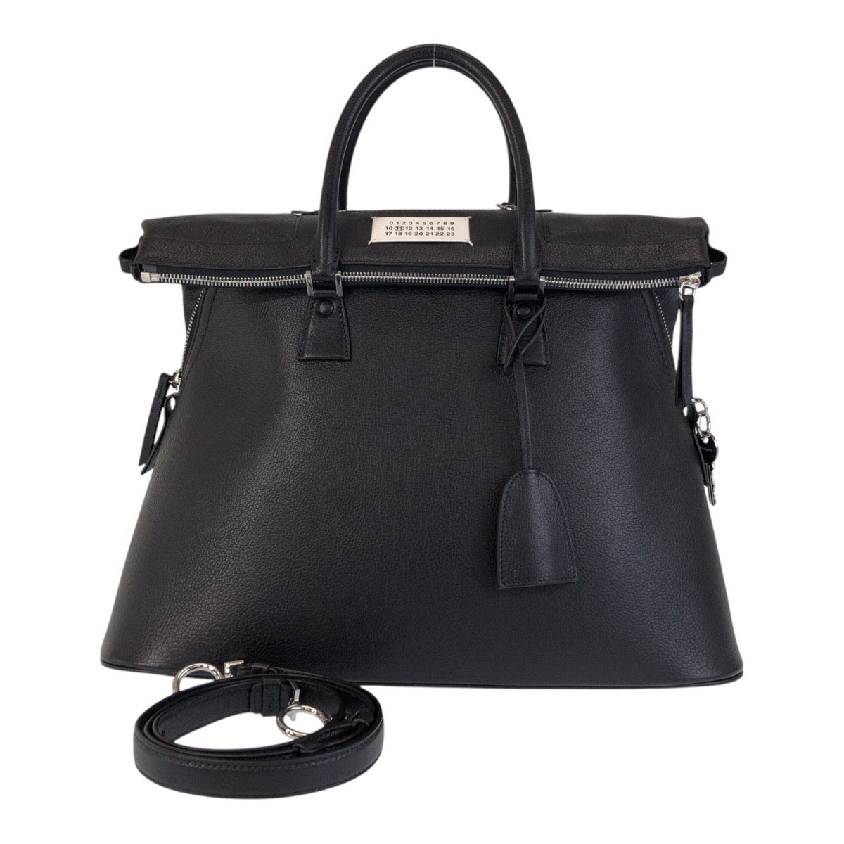 15769
Maison Margiela メゾン マルジェラ 5AC ブラック 黒 シルバー金具 レザー ハンドバッグ ショルダーバッグ 2way  メンズ A160