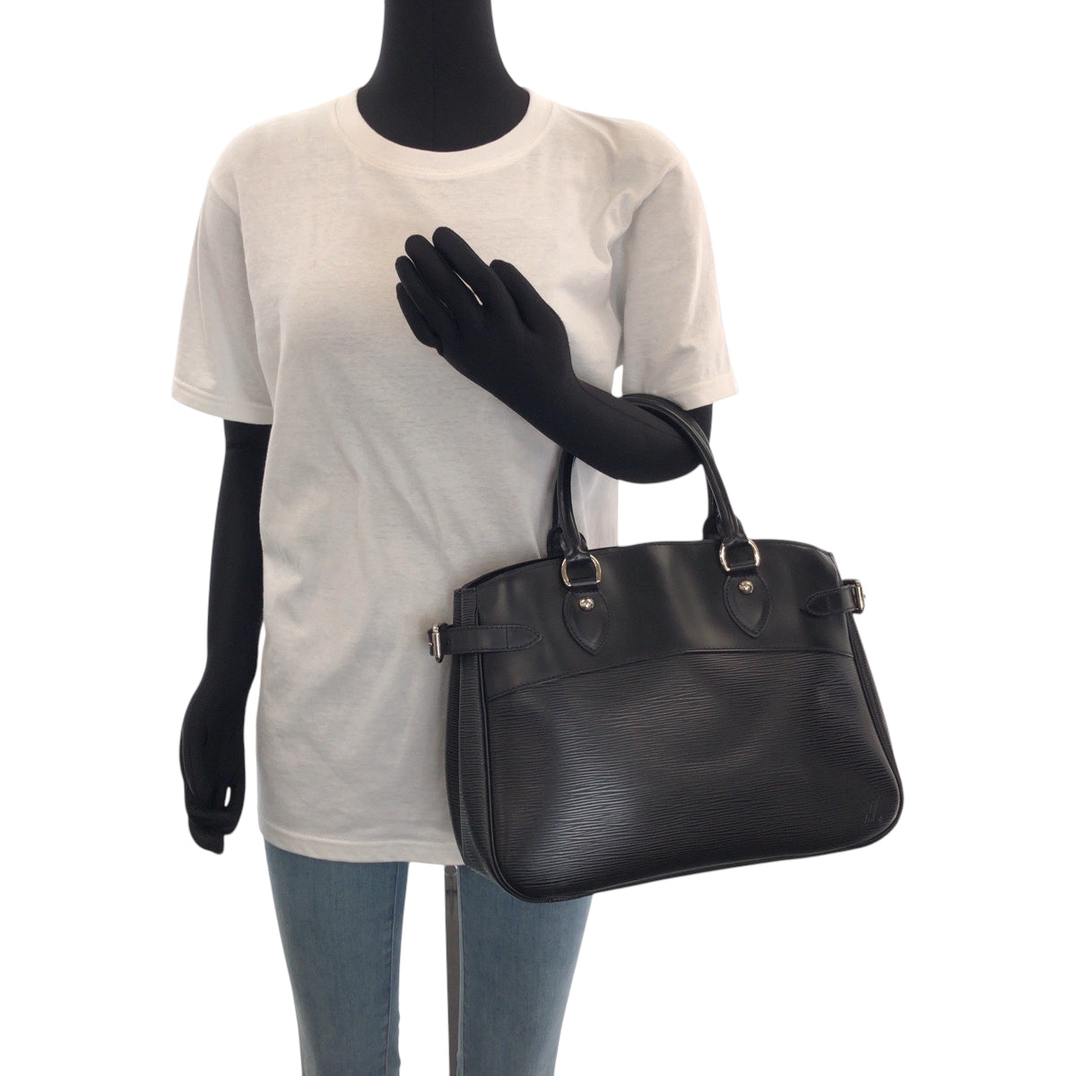 15817
LOUIS VUITTON ルイヴィトン エピ パッシィPM ノワール ブラック 黒 シルバー金具 エピレザー M59262 ハンドバッグ トートバッグ  レディース ABP55