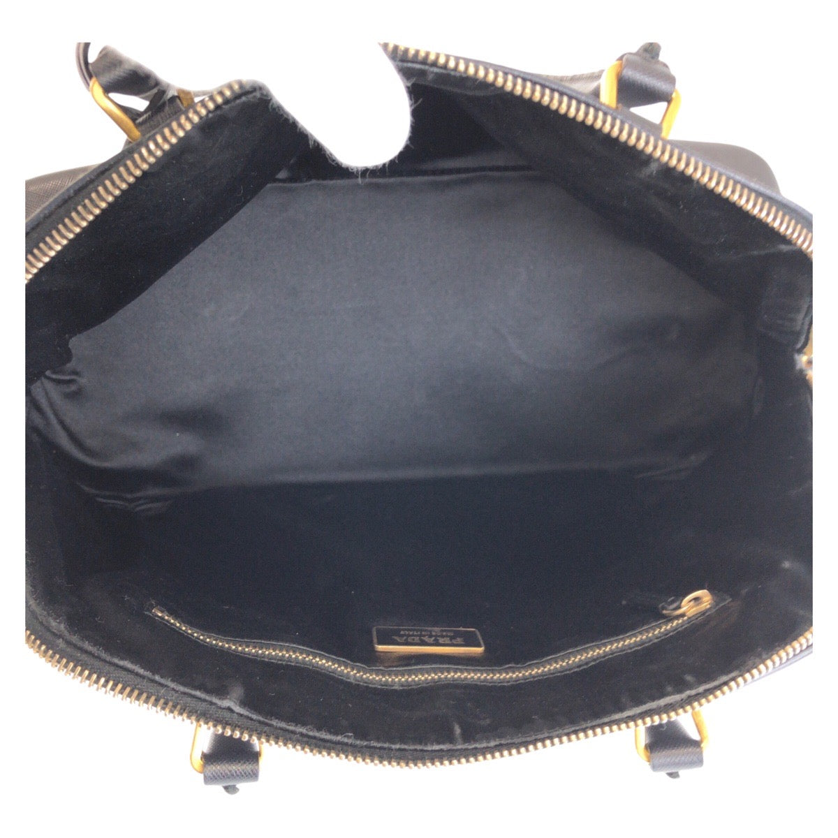 15842
PRADA プラダ サフィアーノ ブラック 黒 ゴールド金具 レザー ハンドバッグ ショルダーバッグ  レディース AB54