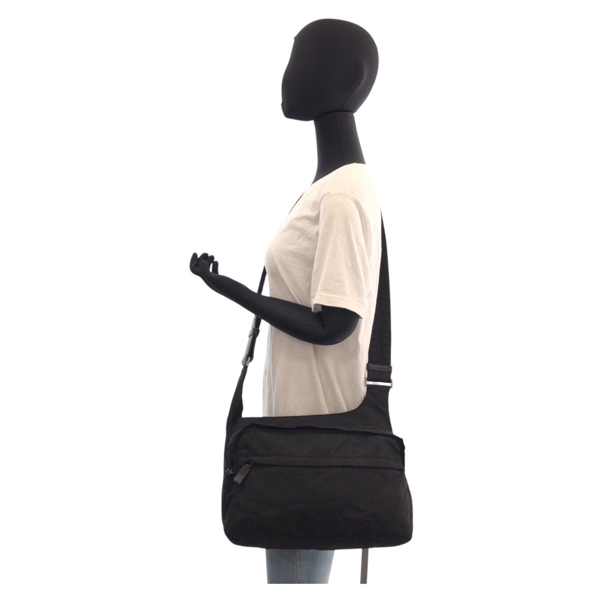 15847
 PRADA Tessuto Triangle Logo Plate Black Silver Hardware Nylon Shoulder Bag Messenger Bag Women's