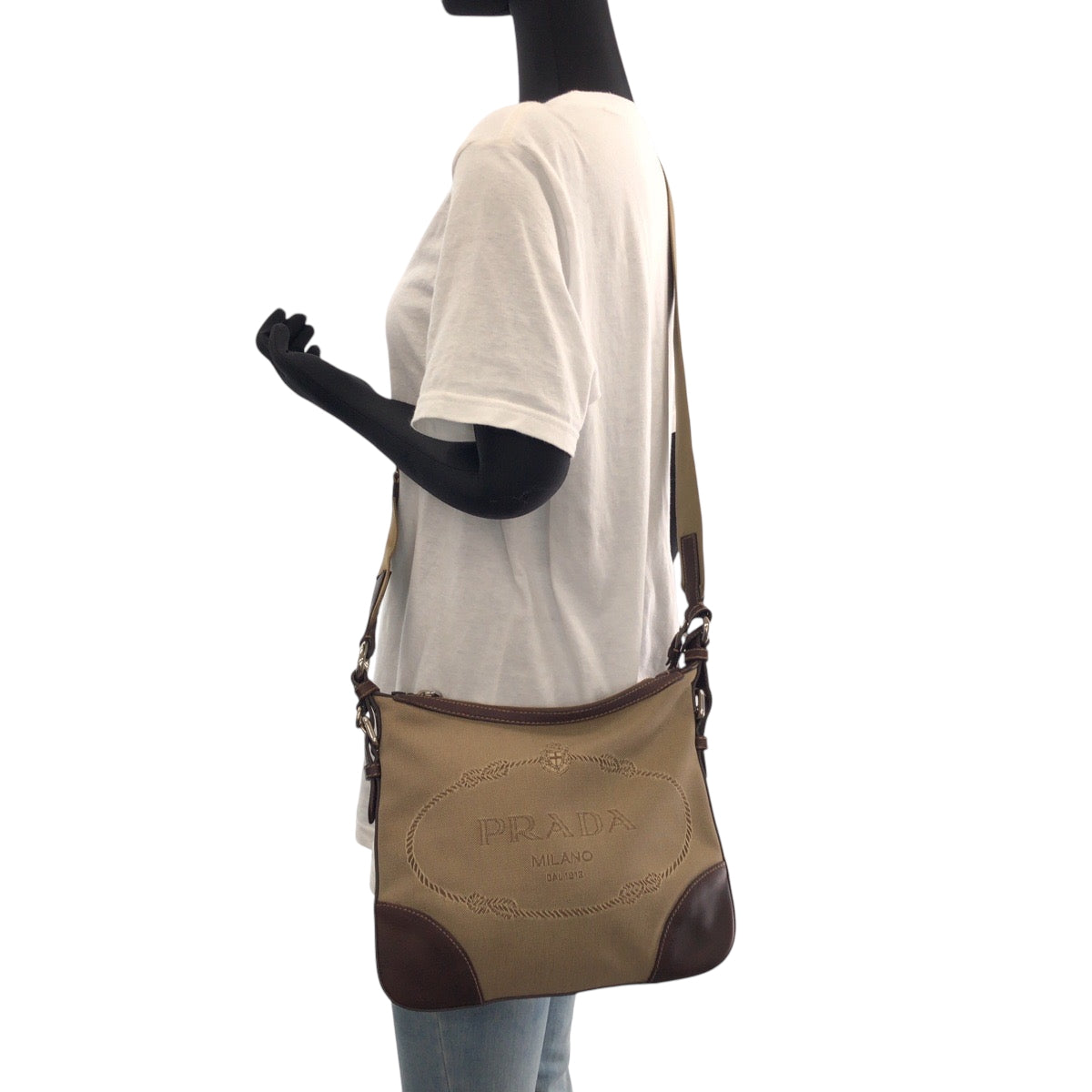 15863
PRADA プラダ ロゴジャガード ブラウン シルバー金具 キャンバス ショルダーバッグ ポシェット レディース AB40