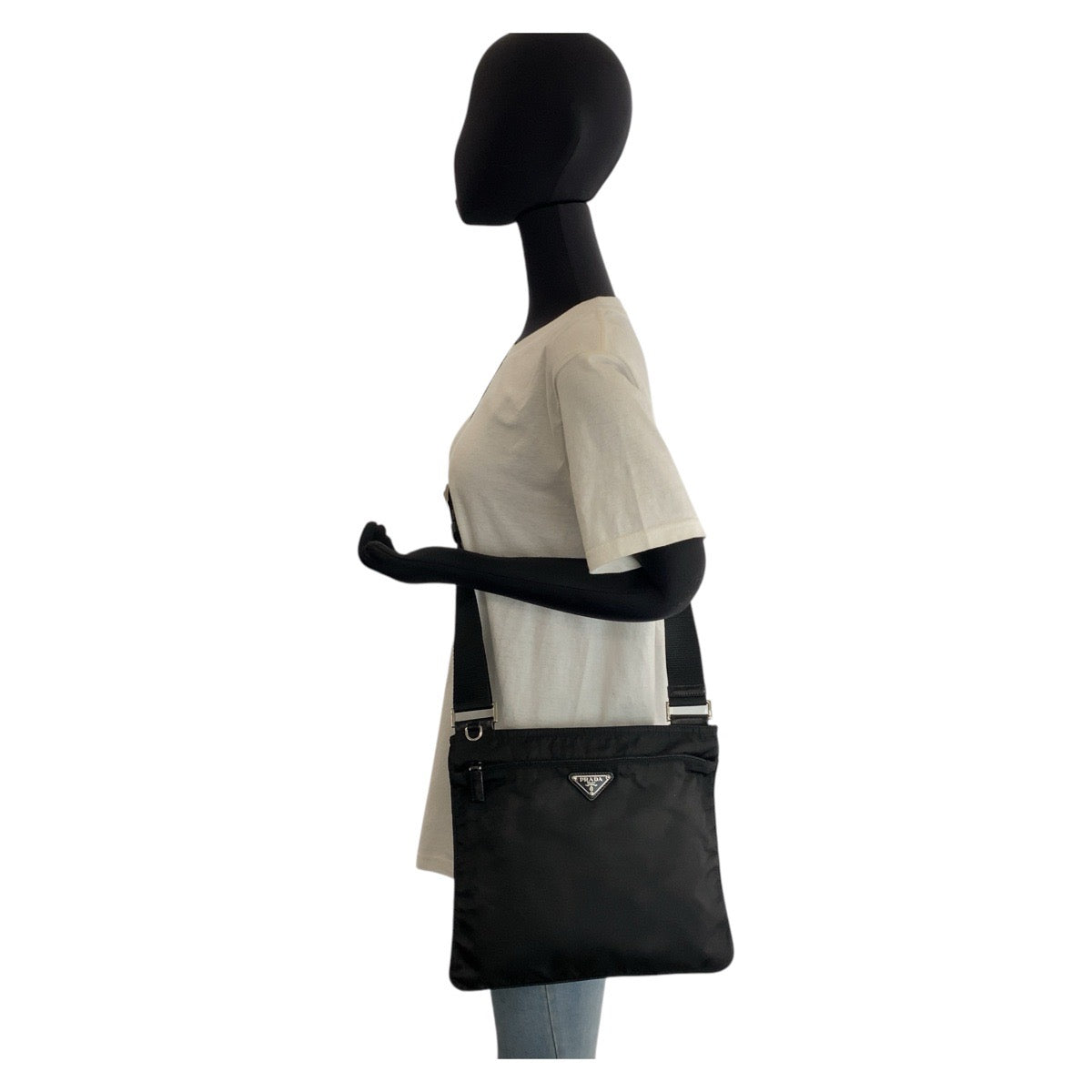 15867
PRADA プラダ テスート 三角ロゴプレート ブラック 黒 シルバー金具 ナイロン ショルダーバッグ メッセンジャーバッグ  レディース ABP40