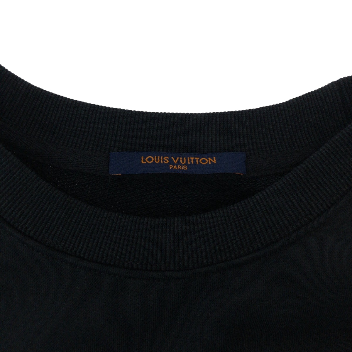 15908
LOUIS VUITTON ルイヴィトン 24SS スタッズ サイズS ブラック 黒 ゴールド金具 RM182M FMB HFY07W スウェット トレーナー  メンズ A130