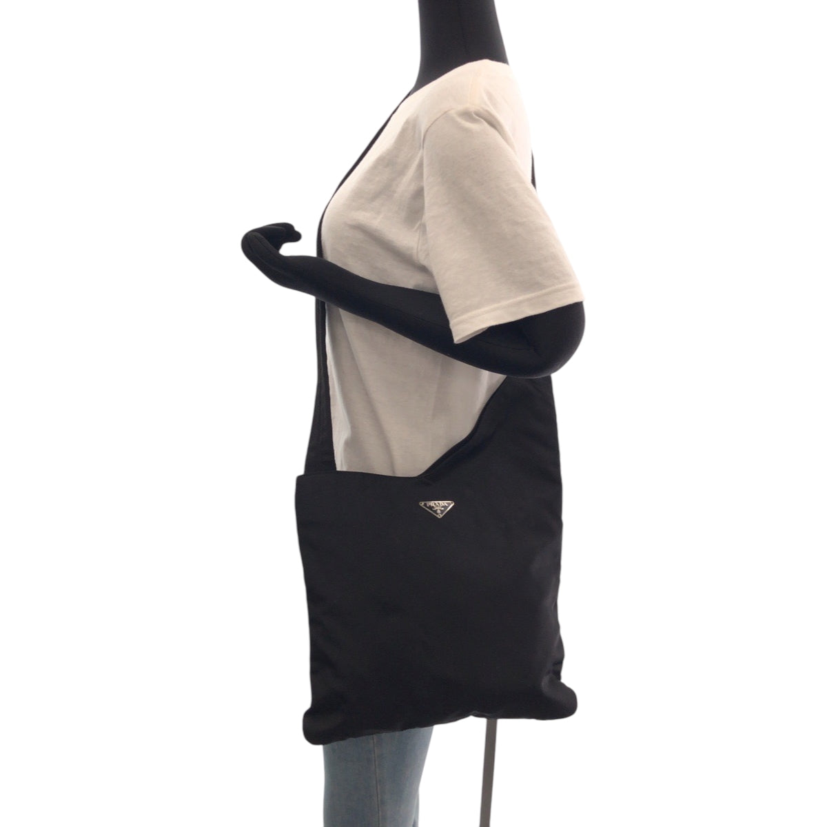 15894
PRADA プラダ テスート 三角ロゴプレート ブラック 黒 シルバー金具 ナイロン ショルダーバッグ サコッシュ  レディース AB33