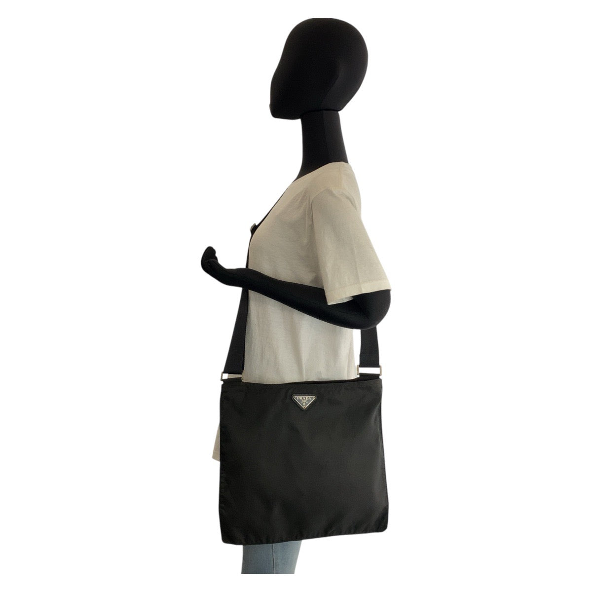 15896
PRADA プラダ テスート 三角ロゴプレート ブラック 黒 シルバー金具 ナイロン ショルダーバッグ メッセンジャーバッグ  レディース