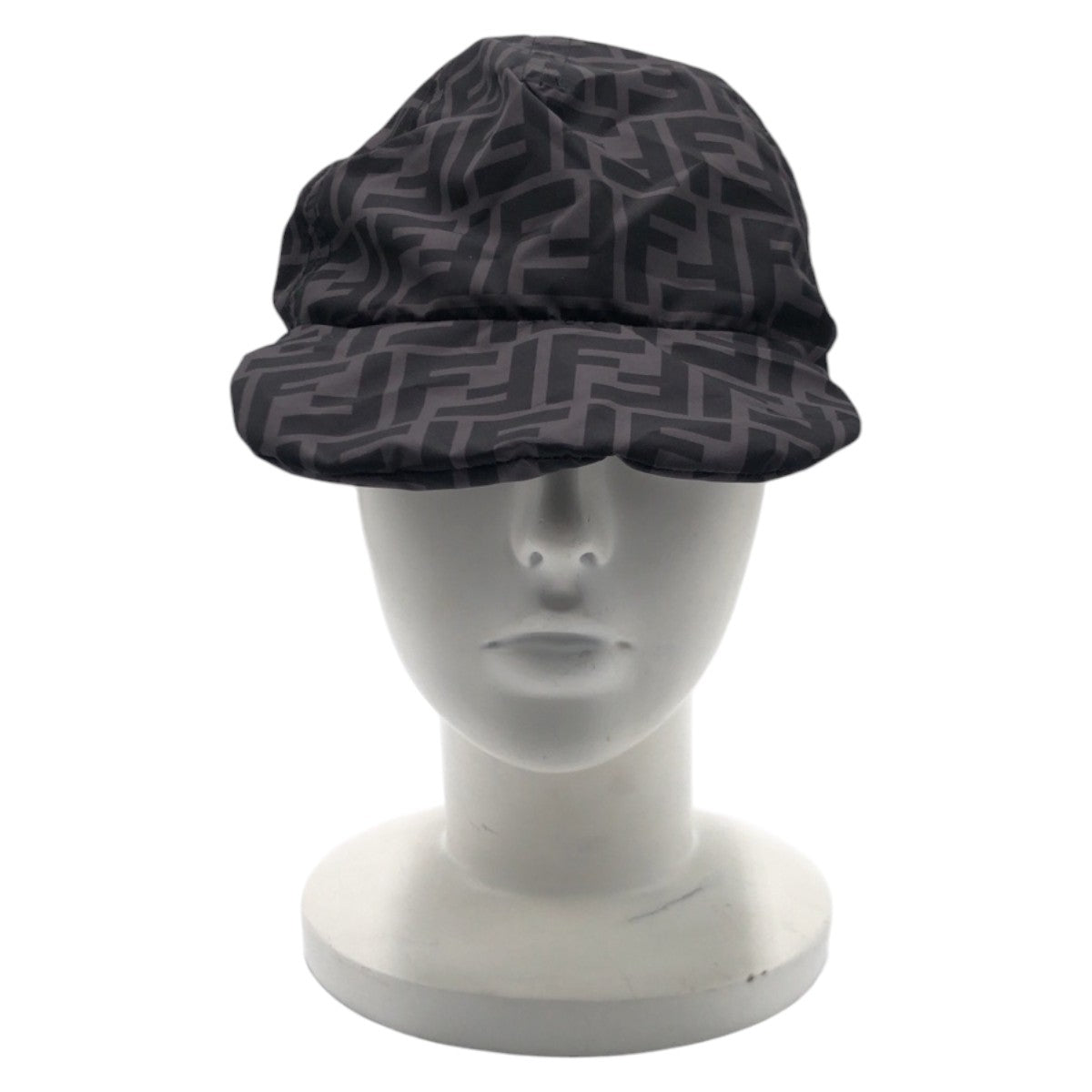 15924
FENDI フェンディ ズッカ柄 ブラック 黒 ナイロン FXQ825 キャップ キャップカバー 男女兼用  レディース