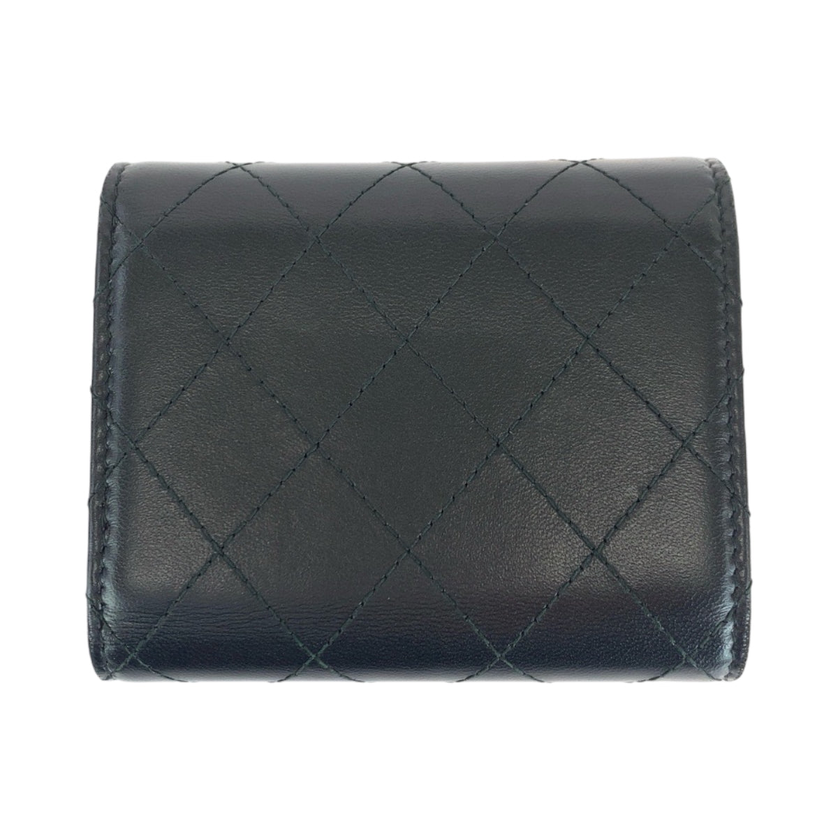 15927
CHANEL シャネル マトラッセ ココマーク ブラック 黒 ゴールド金具 ラムスキン 折財布 コンパクトウォレット  レディース