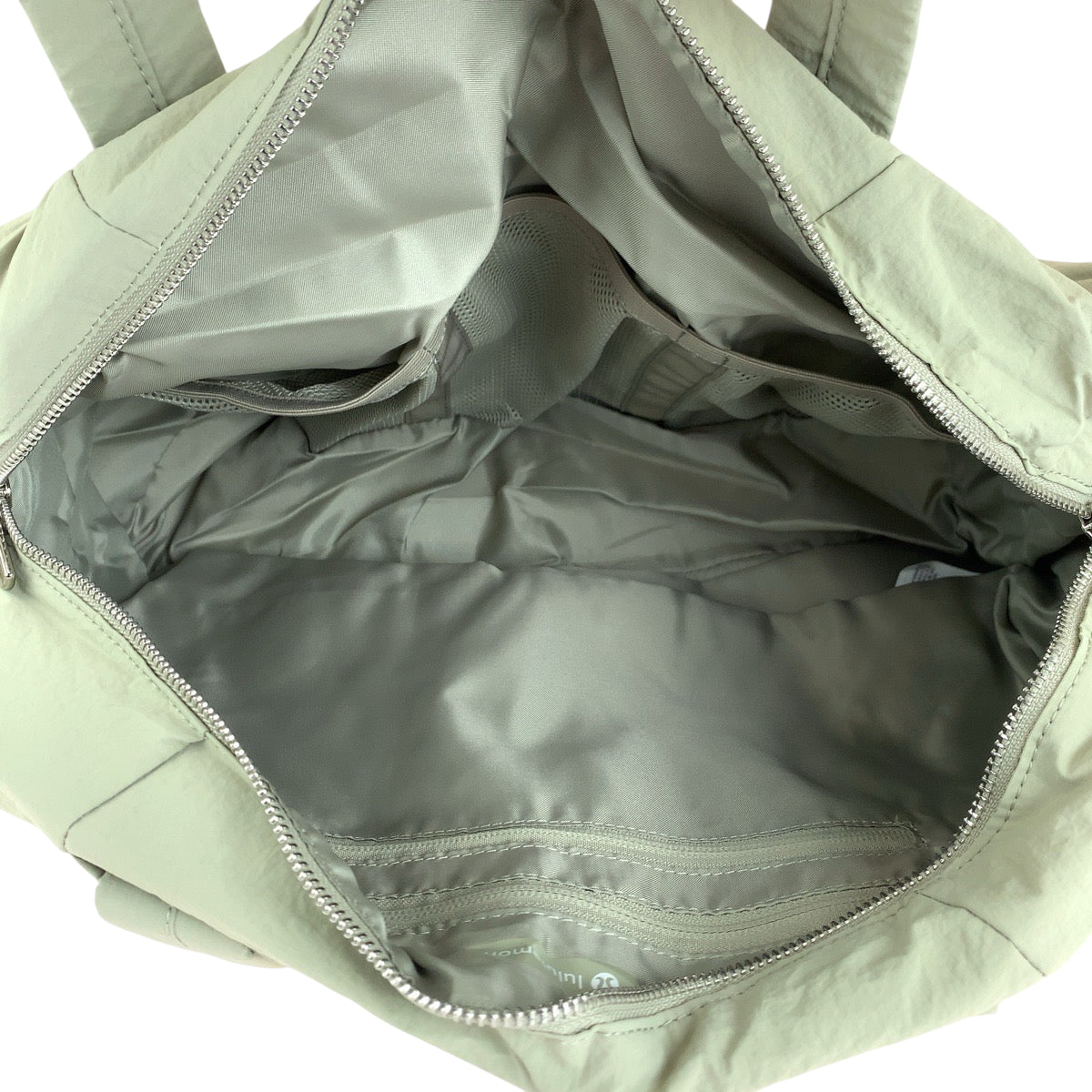 15932
lululemon ルルレモン グレー シルバー金具 ナイロン ショルダーバッグ ボストンバッグ  レディース