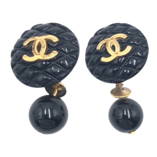 15934
CHANEL シャネル ヴィンテージ マトラッセ ココマーク ブラック 黒 プラスチック カフスボタン  レディース AB32