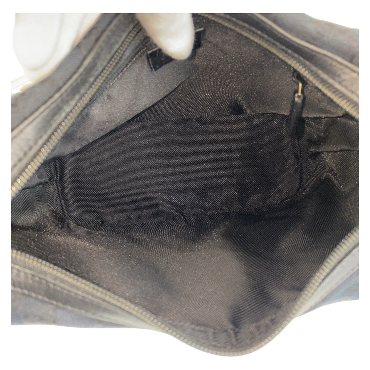 15969
GUCCI グッチ ブラック 黒 ゴールド金具 GGキャンバス / レザー 001 4204 ショルダーバッグ  レディース ABP32