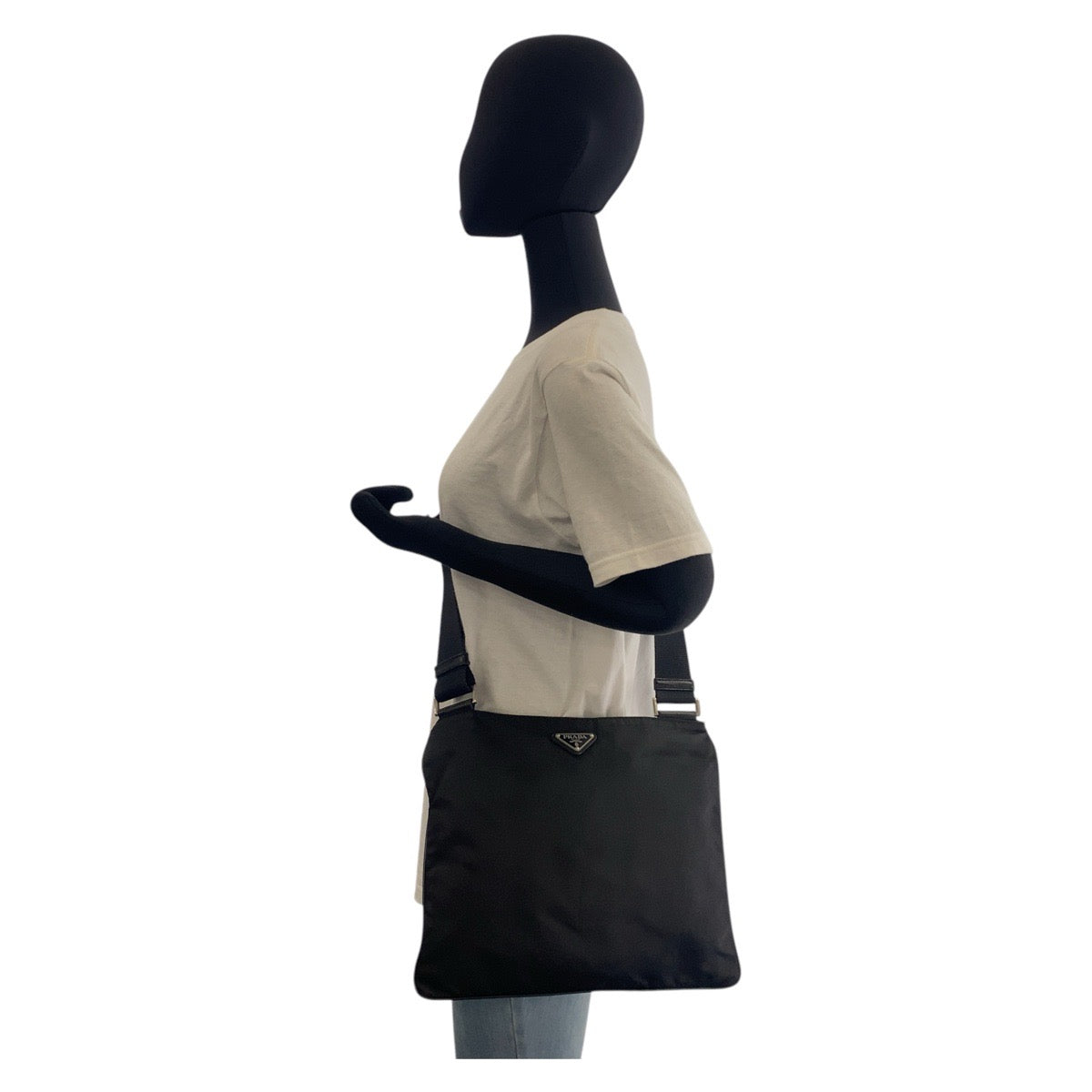 15992
PRADA プラダ テスート 三角ロゴプレート ブラック 黒 シルバー金具 ナイロン ショルダーバッグ メッセンジャーバッグ  レディース
