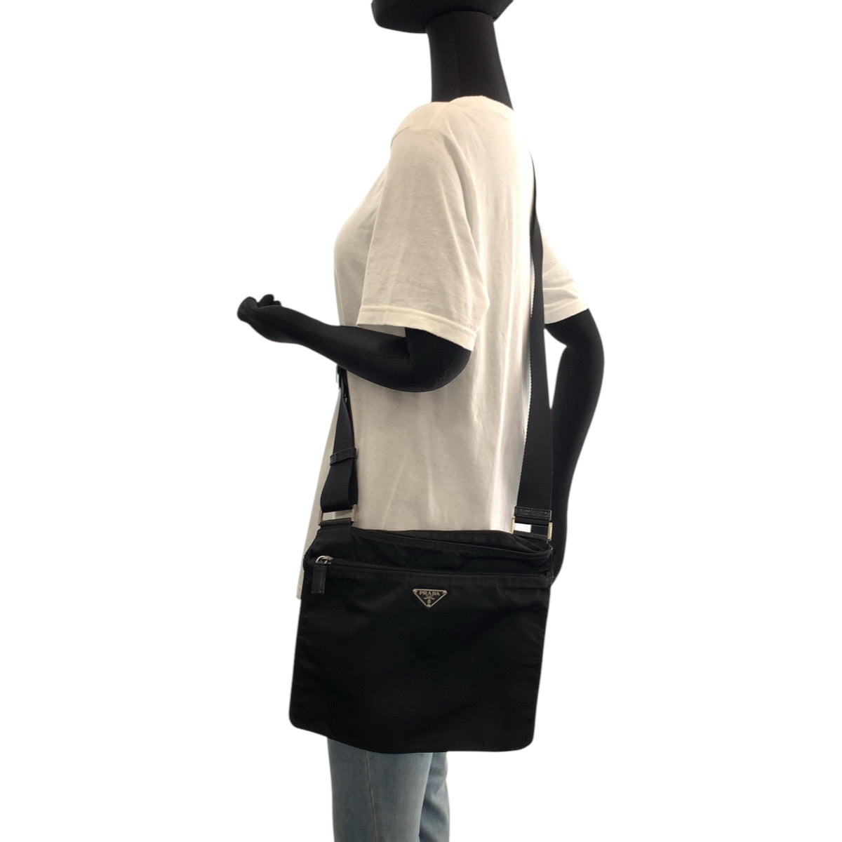 15993
PRADA プラダ テスート 三角ロゴプレート ブラック 黒 シルバー金具 ナイロン ショルダーバッグ ポシェット  メンズ ABP33