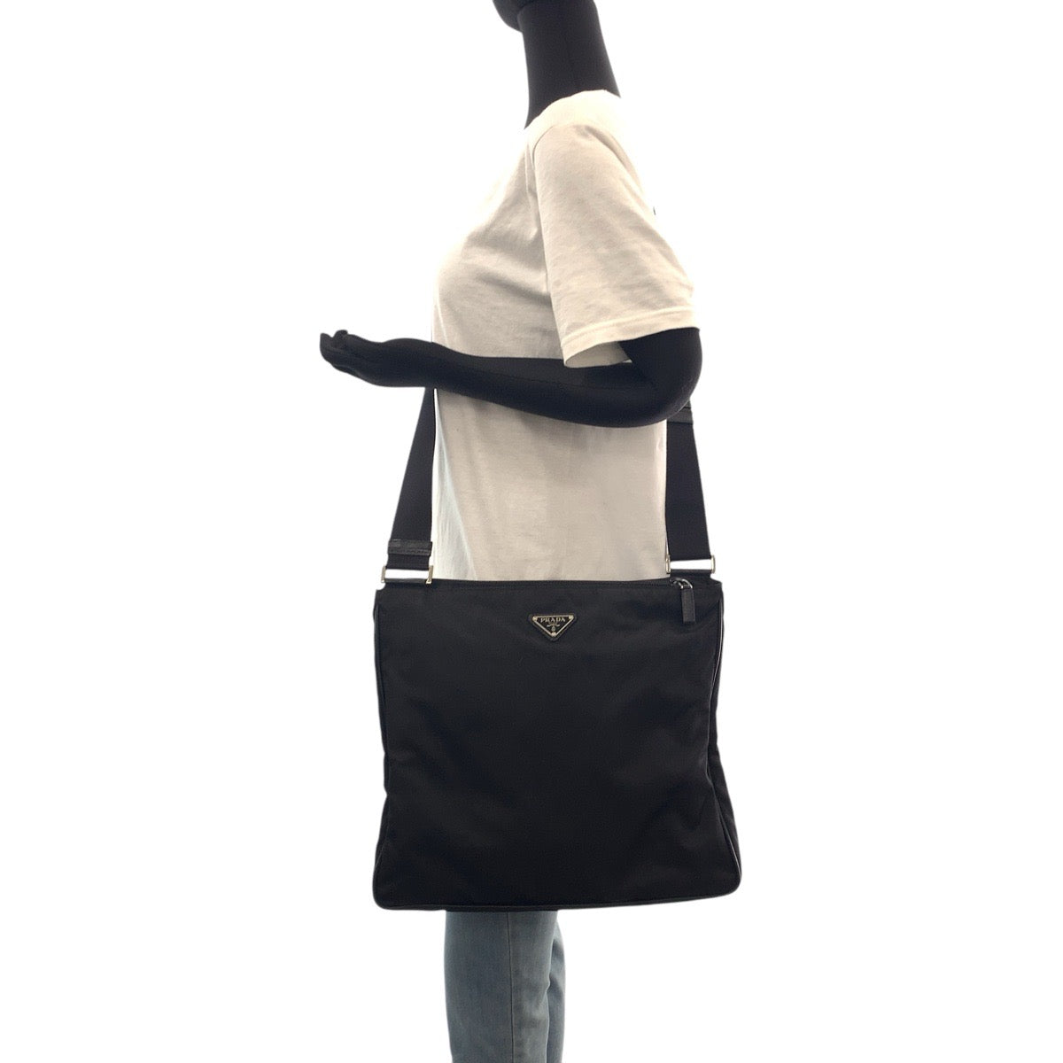 16003
PRADA プラダ テスート 三角ロゴプレート ブラック 黒 シルバー金具 ナイロン ショルダーバッグ メッセンジャーバッグ  レディース ABP34