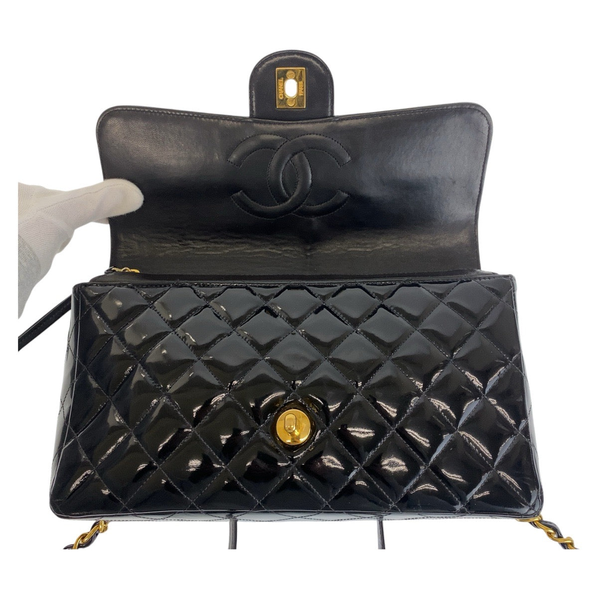 16036
CHANEL シャネル ヴィンテージ マトラッセ ココマーク ターンロック ブラック ゴールド金具 パテントレザー リュックサック バックパック レディース ABP390