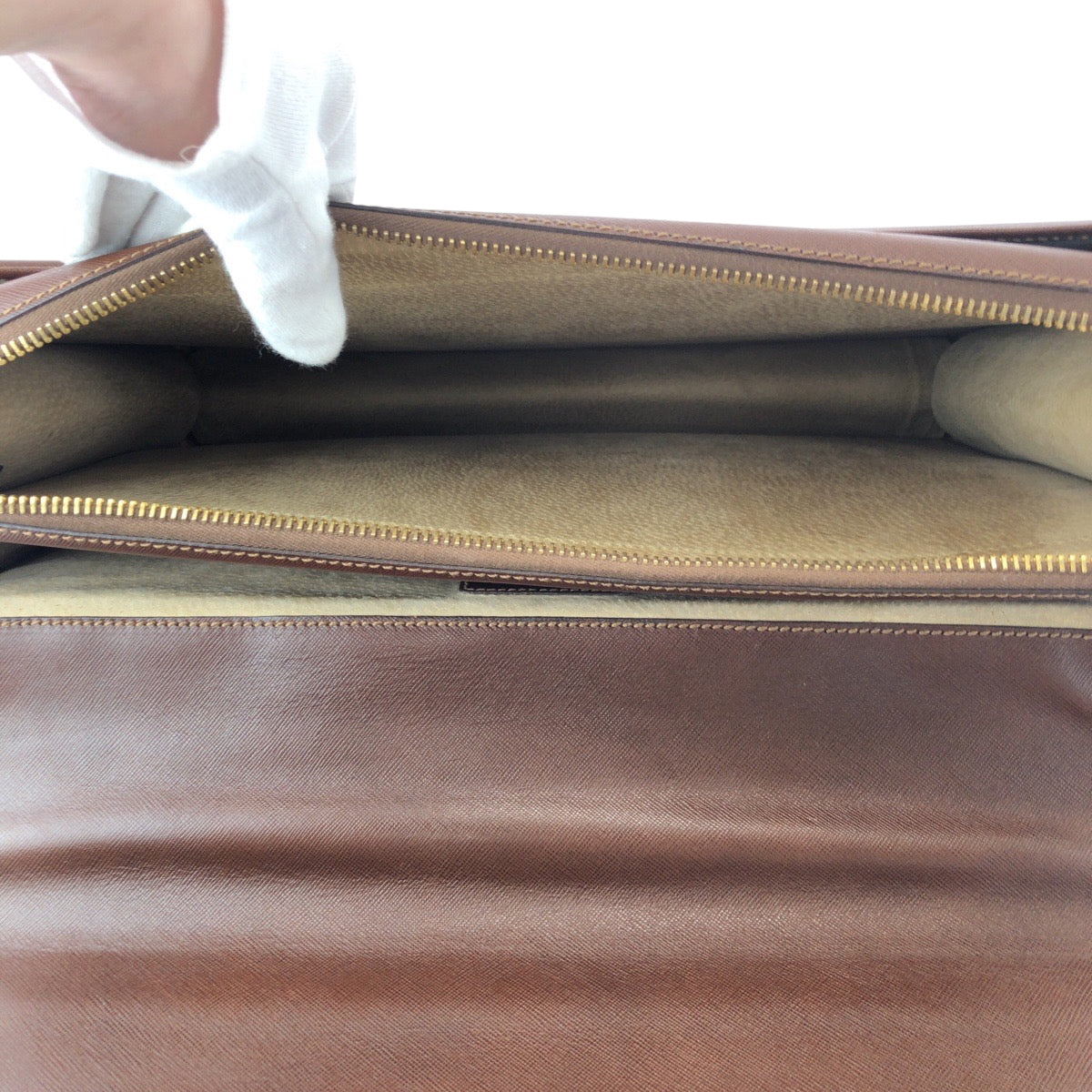 16042
PRADA プラダ ヴィンテージ サフィアーノ ブラウン ゴールド金具 レザー ビジネスバッグ ハンドバッグ メンズ ABP62