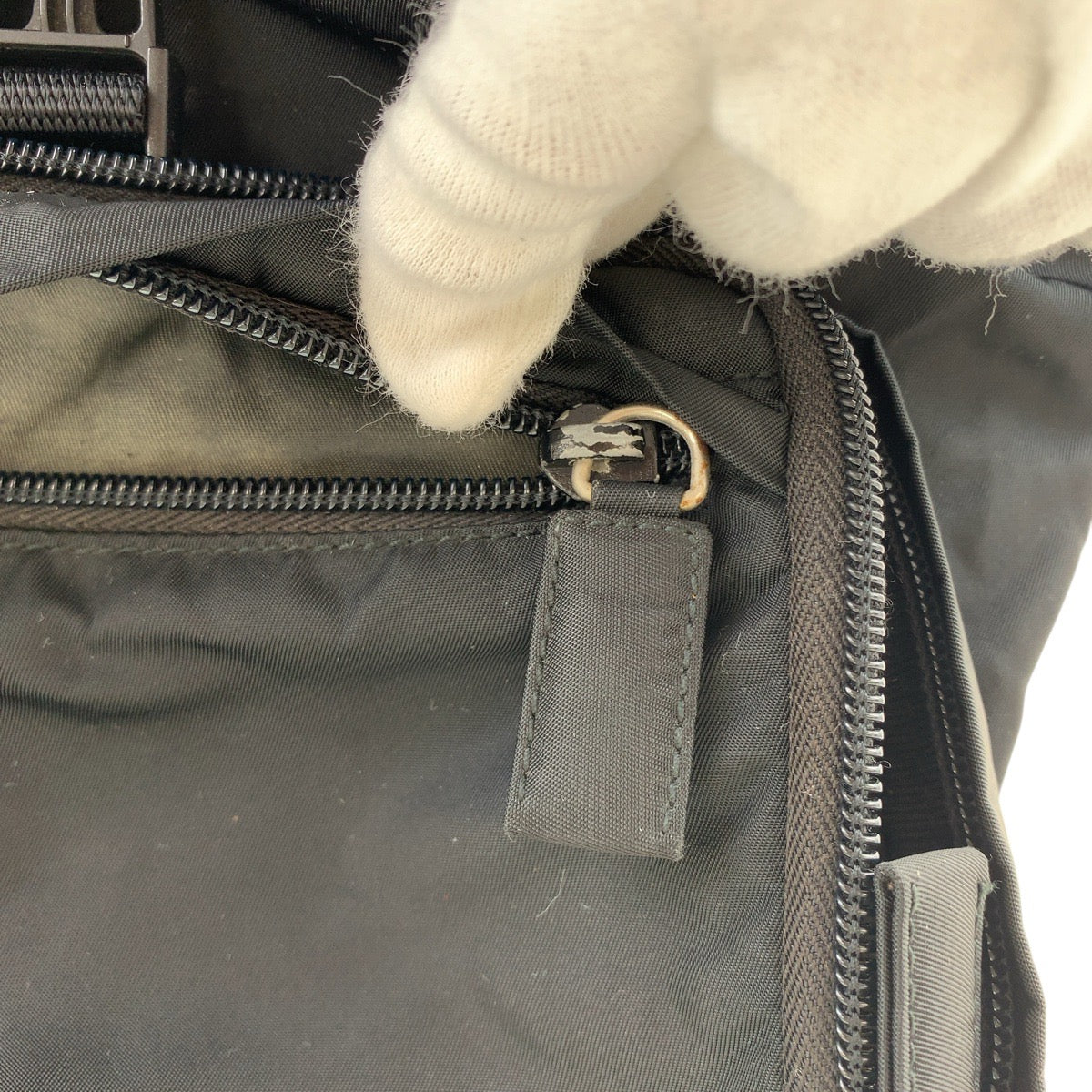 16047
PRADA プラダ テスート 三角ロゴプレート ブラック 黒 シルバー金具 ナイロン リュック・デイパック バックパック  レディース ABP38