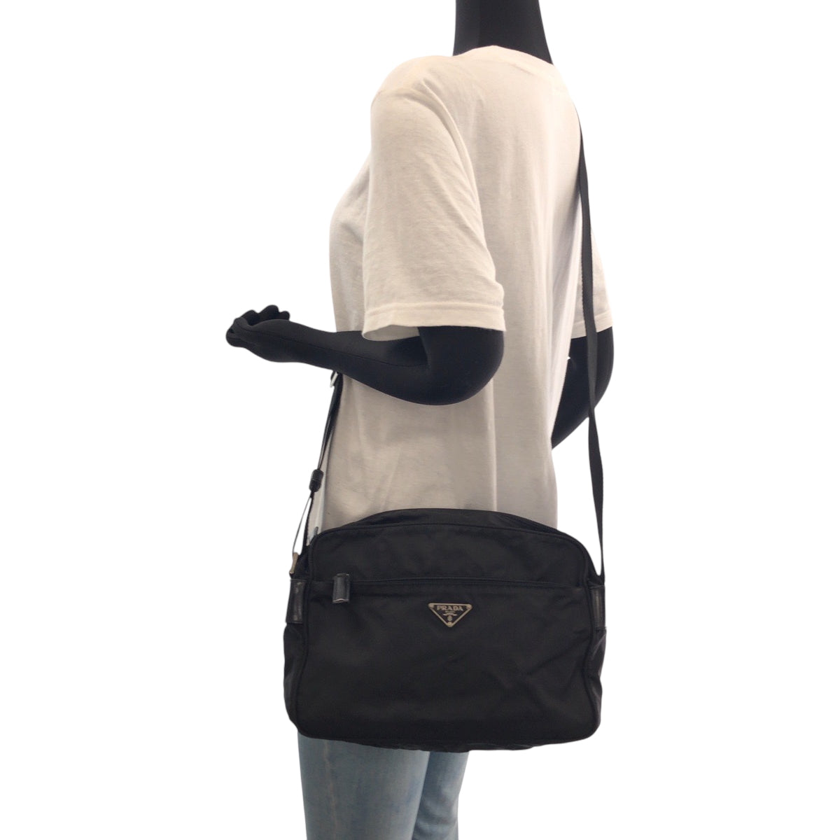 16172
PRADA プラダ テスート 三角ロゴプレート ブラック 黒 シルバー金具 ナイロン ショルダーバッグ ポシェット  レディース ABP33