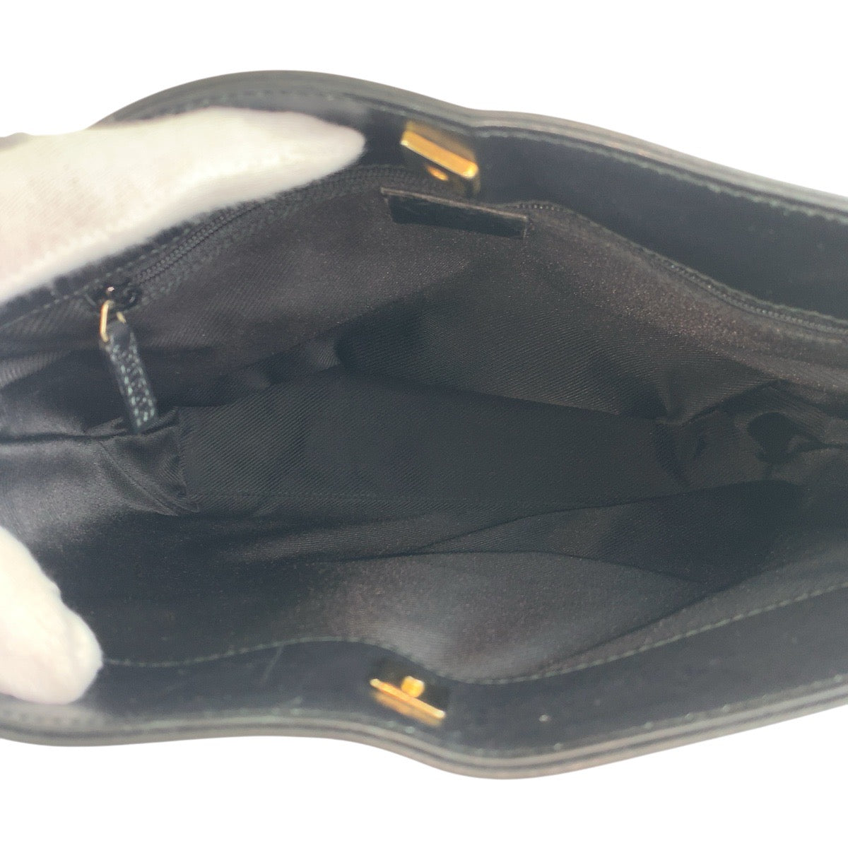16179
GUCCI グッチ ブラック 黒 ゴールド金具 GGキャンバス / レザー 001 4231 ショルダーバッグ  レディース ABP38
