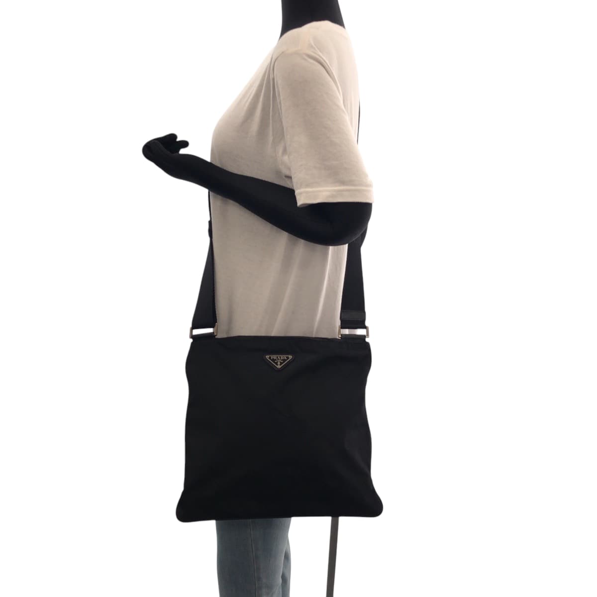 16180
PRADA プラダ テスート 三角ロゴプレート ブラック 黒 シルバー金具 ナイロン ショルダーバッグ ポシェット  レディース ABP38