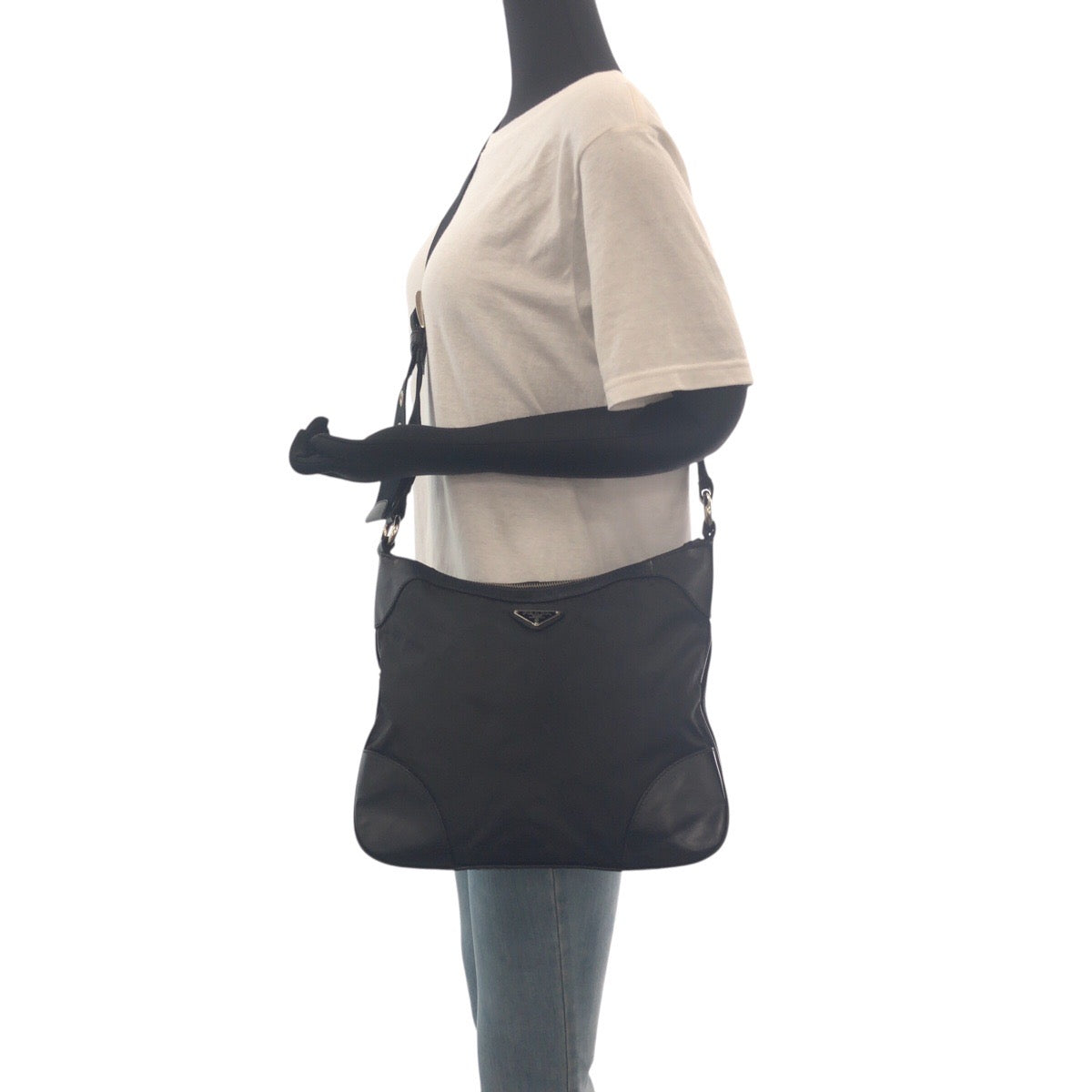 16184
PRADA プラダ テスート 三角ロゴプレート ブラック 黒 シルバー金具 ナイロン ショルダーバッグ メッセンジャーバッグ  レディース AB30