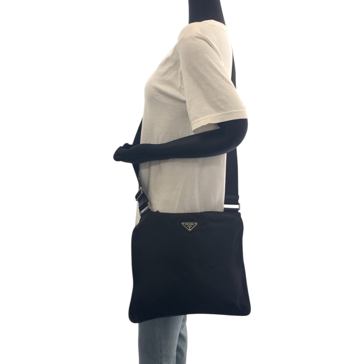 16187
PRADA プラダ テスート 三角ロゴプレート ブラック 黒 シルバー金具 ナイロン ショルダーバッグ ポシェット  レディース AB29