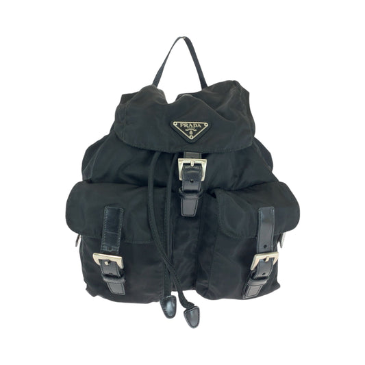 16196
PRADA プラダ テスート 三角ロゴプレート ブラック 黒 シルバー金具 ナイロン リュックサック バックパック  レディース ABP41