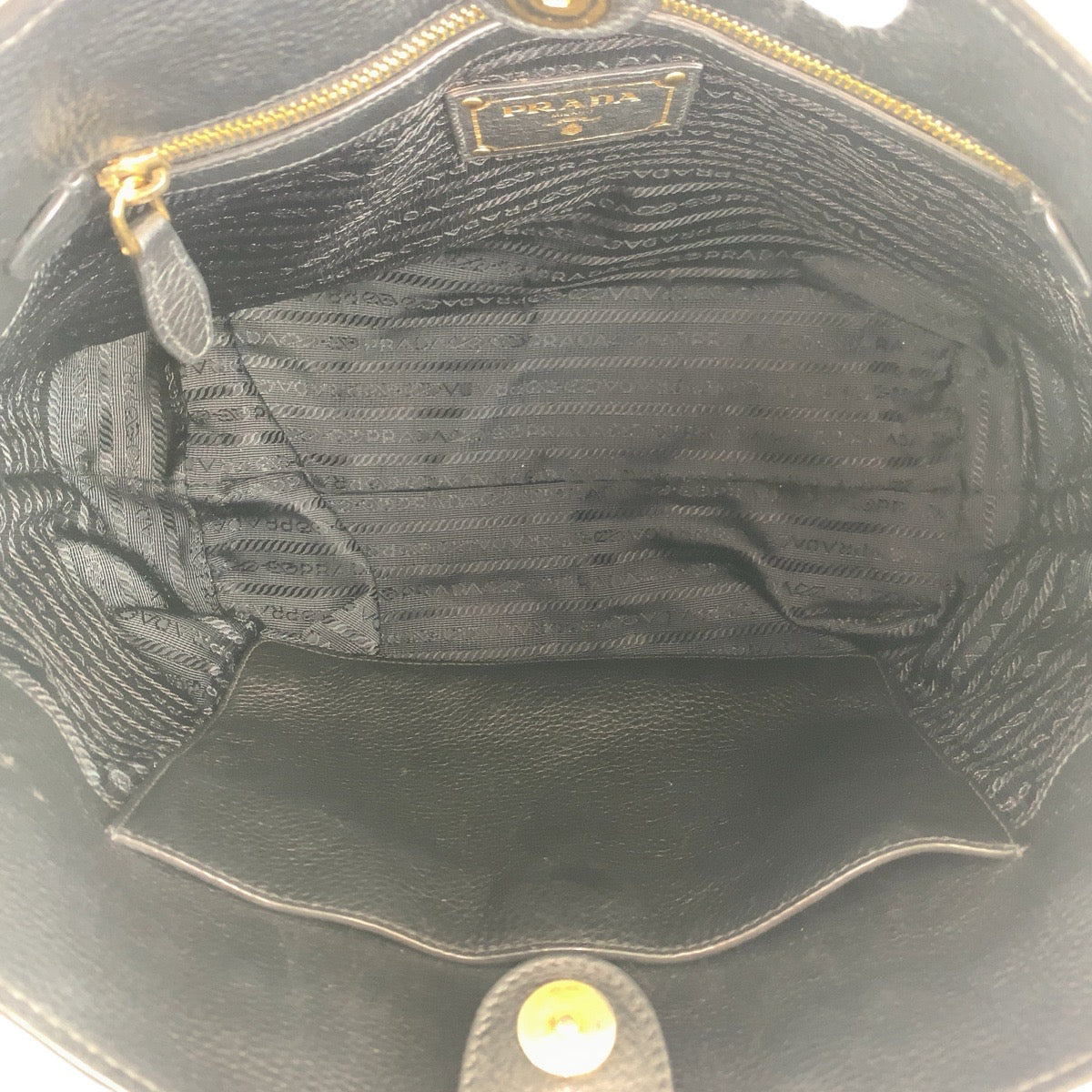 16197
PRADA プラダ ブラック 黒 ゴールド金具 レザー トートバッグ ショルダーバッグ  レディース AB41