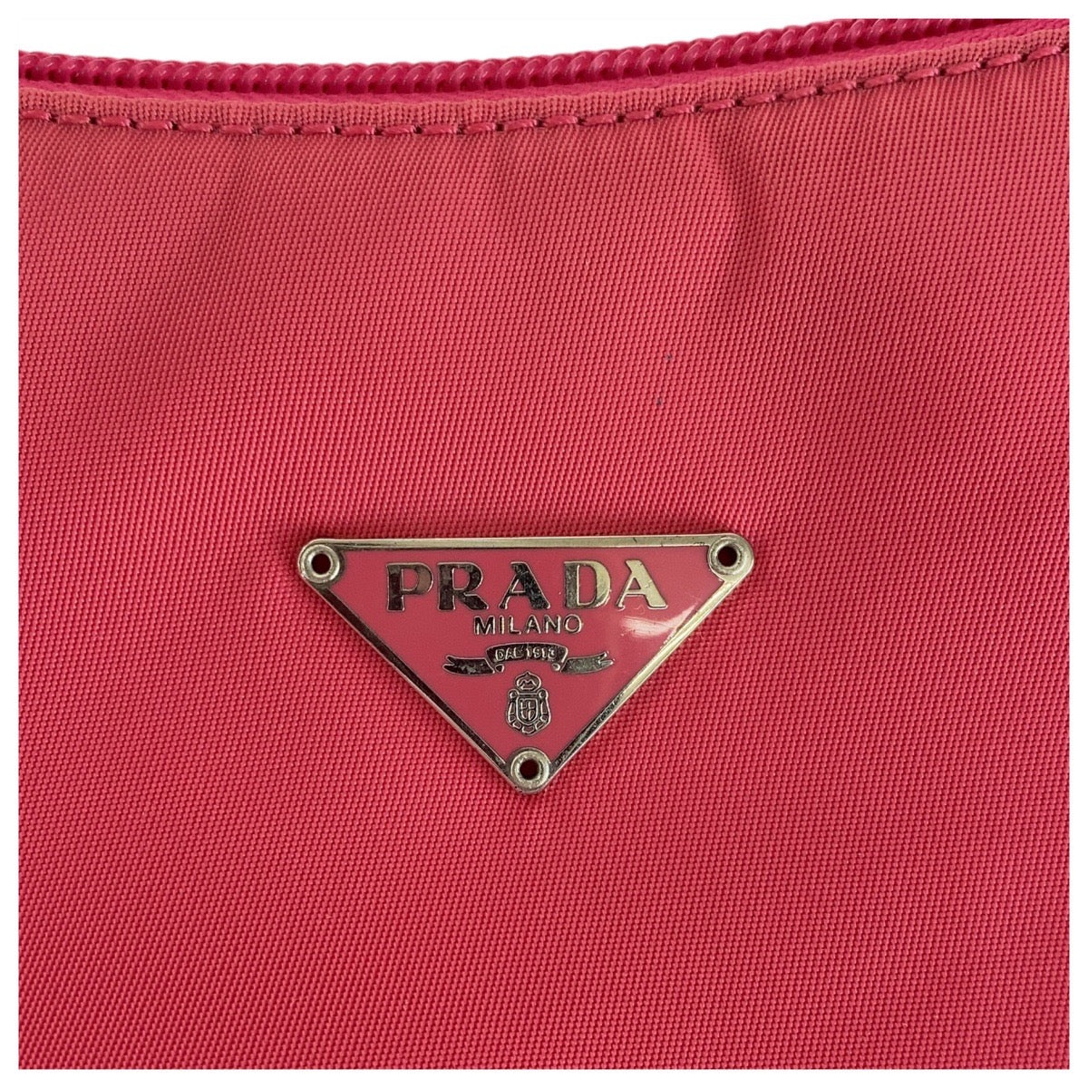 16198
PRADA プラダ テスート 三角ロゴプレート ピンク シルバー金具 ナイロン ハンドバッグ アクセサリーポーチ  レディース ABP42