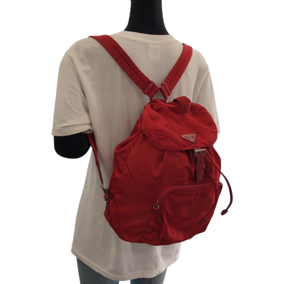 16205
PRADA プラダ テスート 三角ロゴプレート レッド シルバー金具 ナイロン B4650 リュクサック バックパック  レディース AB40