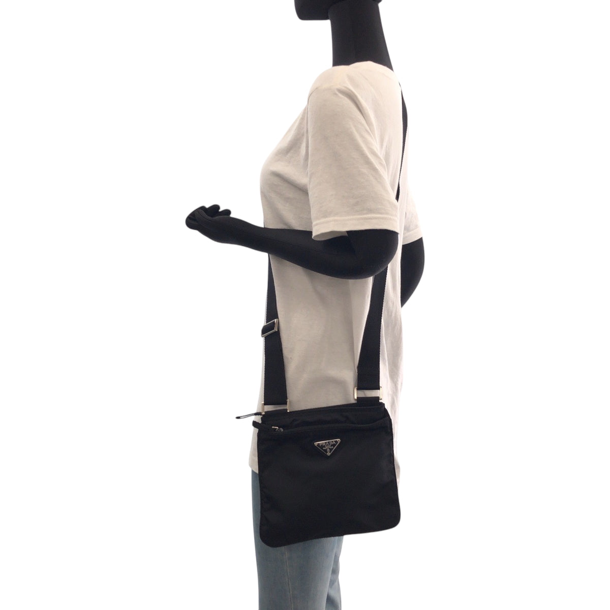 16227
PRADA プラダ テスート 三角ロゴプレート 男女兼用 ブラック 黒 シルバー金具 ナイロン BT7372 ショルダーバッグ サコッシュ  レディース
