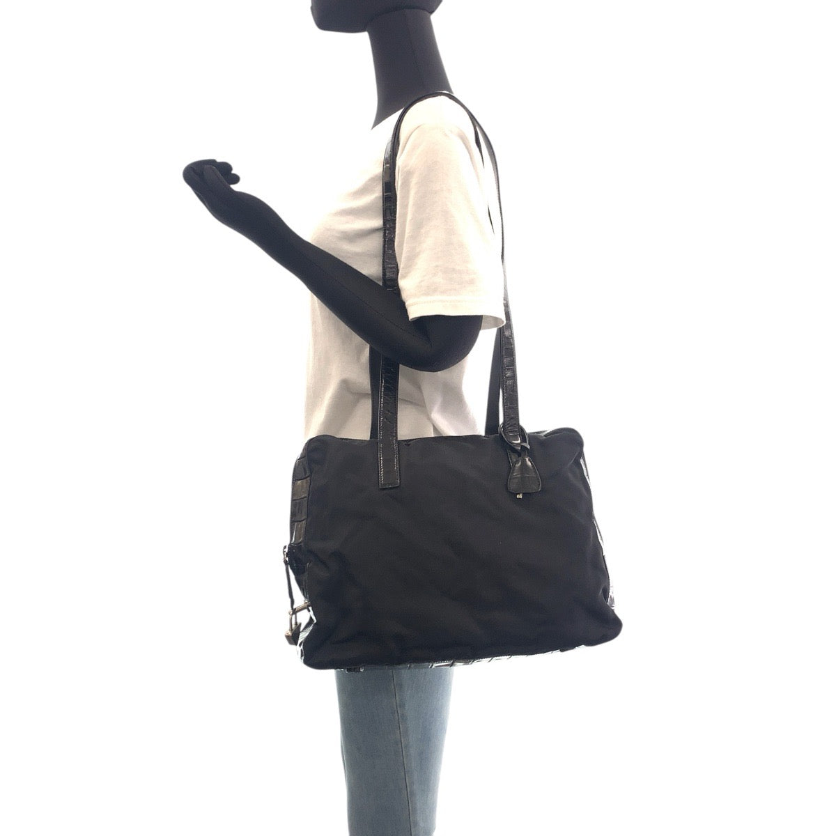 16234
PRADA プラダ テスート 三角ロゴプレート ブラック 黒 シルバー金具 ナイロン / レザー ショルダーバッグ 型押し  レディース ABP34