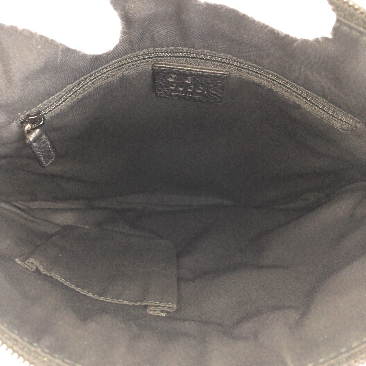 16272
GUCCI グッチ ブラック シルバー金具 スウェード / レザー 272 396 斜め掛け ショルダーバッグ  レディース A46