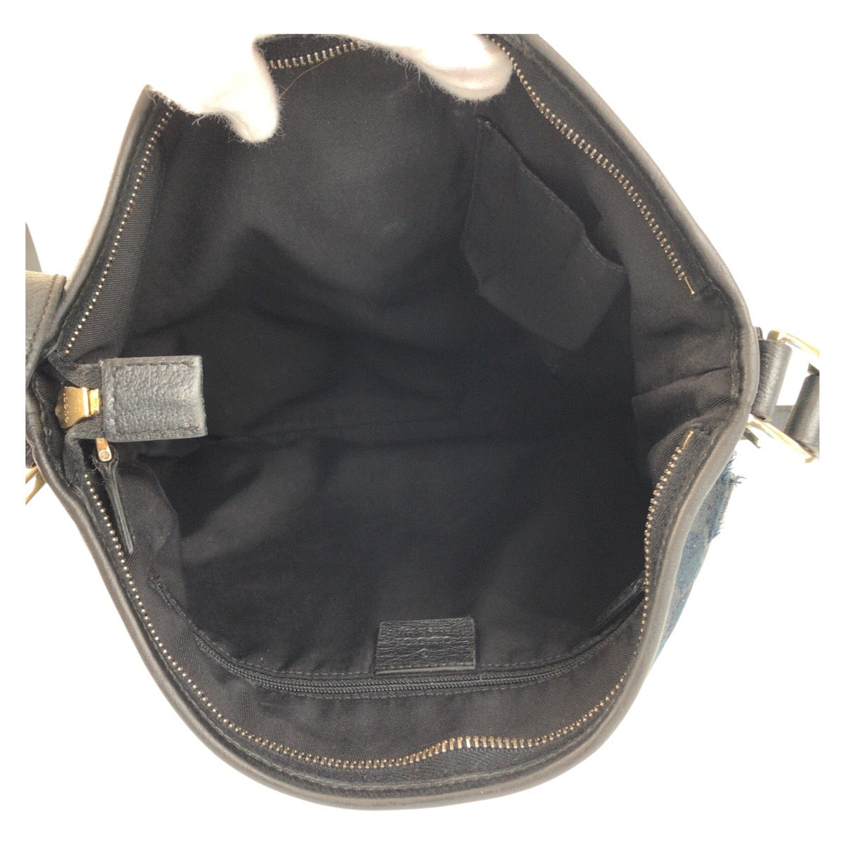 16299
GUCCI グッチ アビー ブラック 黒 ゴールド金具 GGキャンバス / レザー 131326 ショルダーバッグ メッセンジャーバッグ  レディース B12
