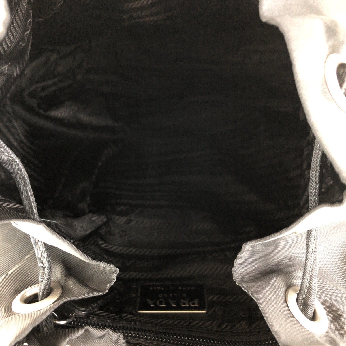 16368
PRADA プラダ テスート 三角ロゴプレート ブラック 黒 シルバー金具 ナイロン / レザー リュック・デイパック バックパック  レディース ABP39
