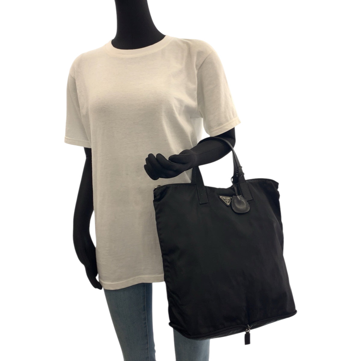 16369
PRADA プラダ パッカブル ブラック 黒 シルバー金具 ナイロン 折り畳み トートバッグ エコバッグ  レディース