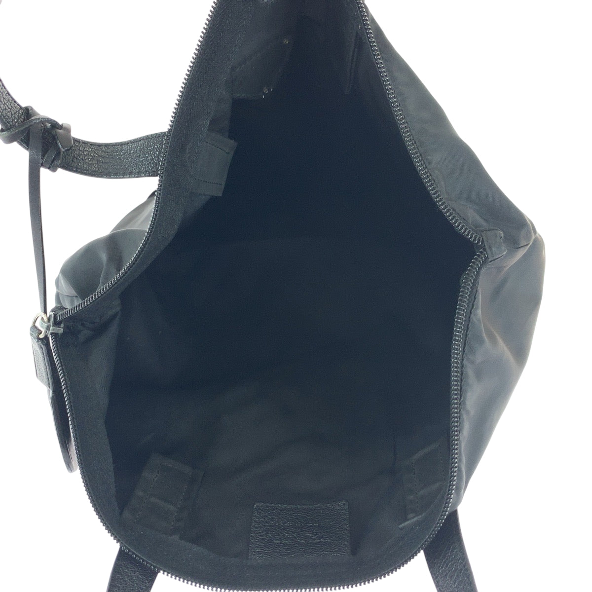 16369
PRADA プラダ パッカブル ブラック 黒 シルバー金具 ナイロン 折り畳み トートバッグ エコバッグ  レディース