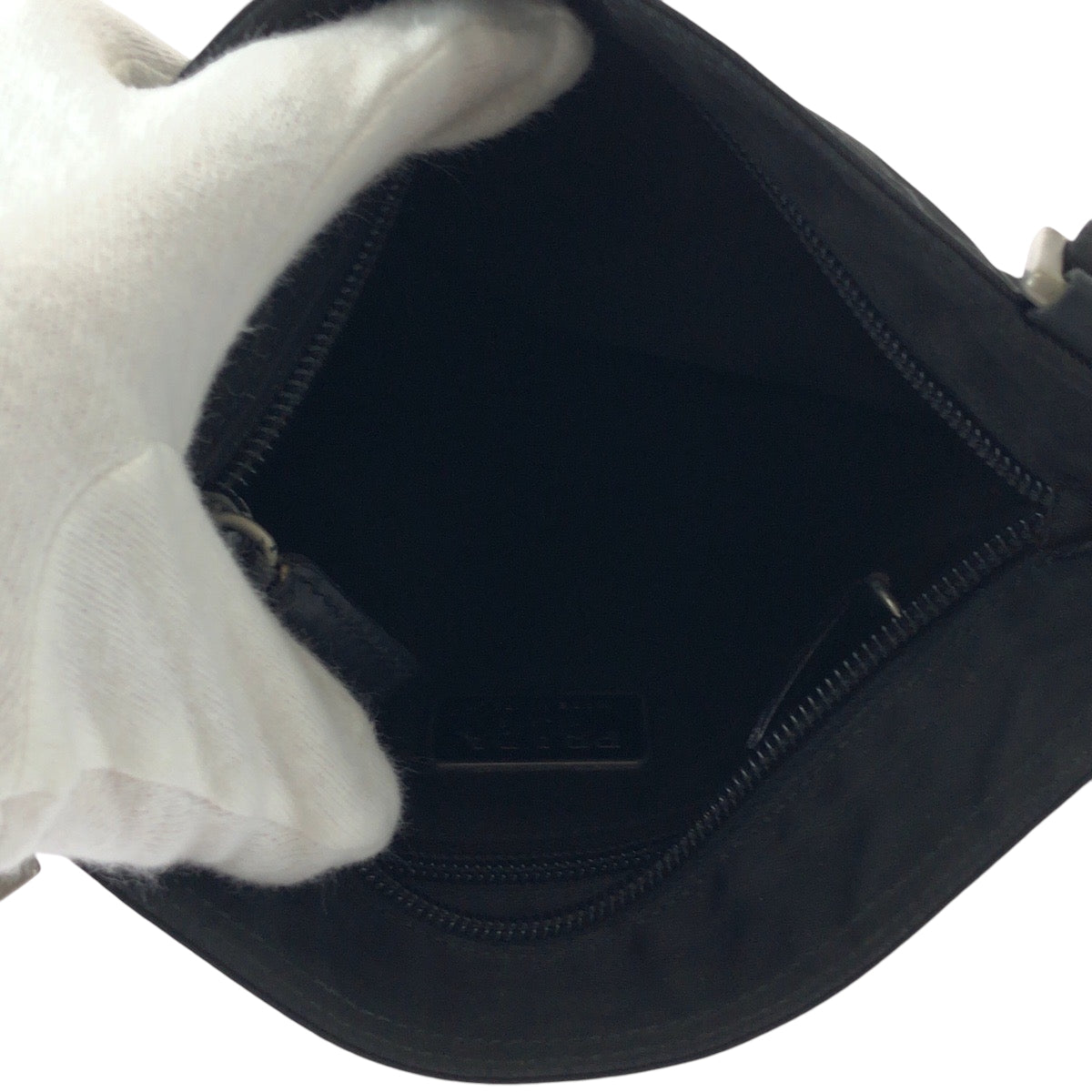 16370
PRADA プラダ テスート 三角ロゴプレート ブラック 黒 シルバー金具 ナイロン ショルダーバッグ サコッシュ  メンズ AB24
