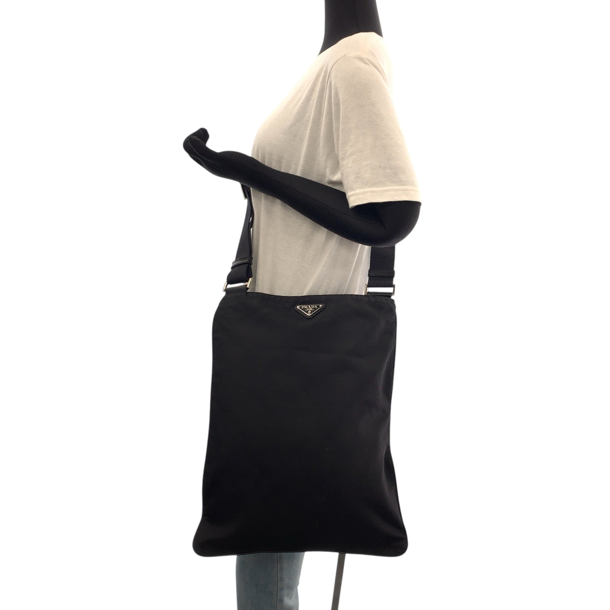 16378
PRADA プラダ テスート 三角ロゴプレート 男女兼用 ブラック 黒 シルバー金具 ナイロン ショルダーバッグ ポシェット  レディース