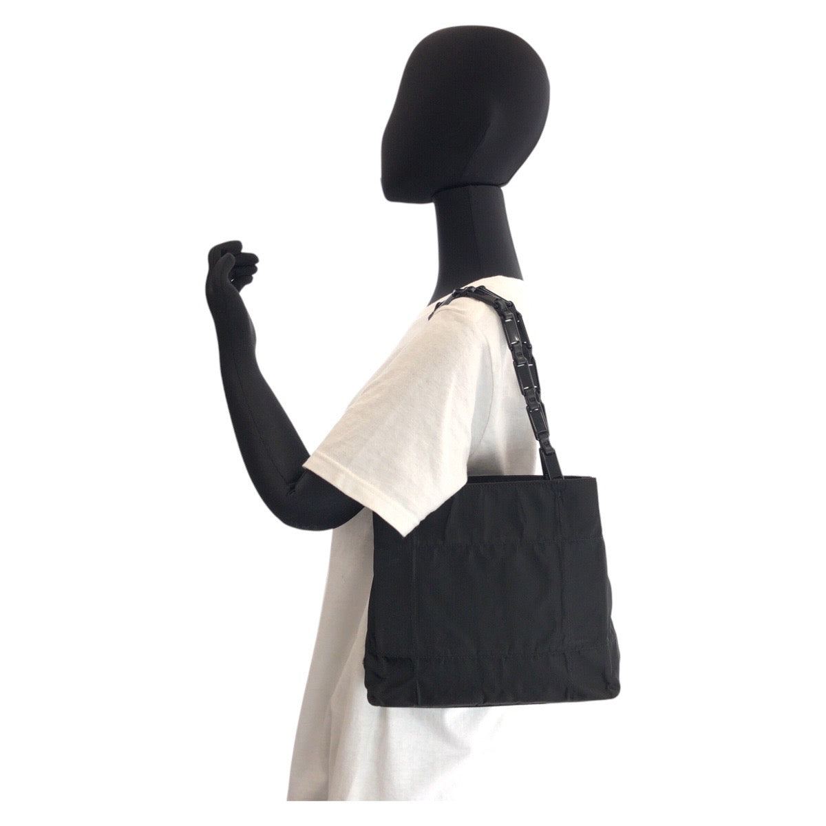 16398
PRADA プラダ テスート 三角ロゴプレート ブラック 黒 シルバー金具 ナイロン / プラスチック トートバッグ ショルダーバッグ  レディース ABP30