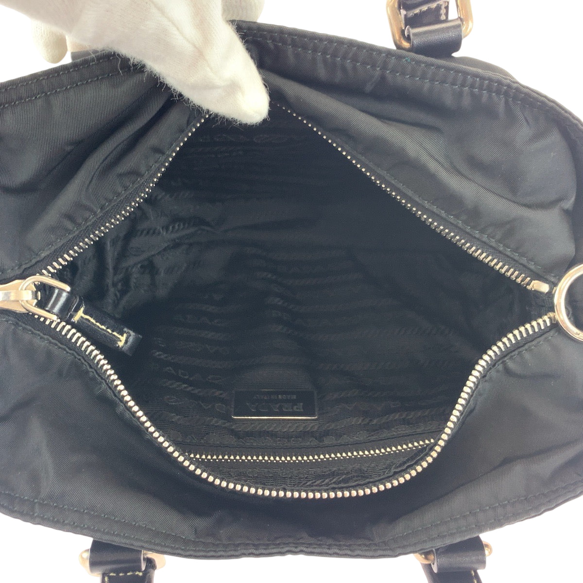 16411
PRADA プラダ テスート 三角ロゴプレート ブラック 黒 シルバー金具 ナイロン BN1052 ショルダーバッグ ハンドバッグ 2way  レディース ABP40