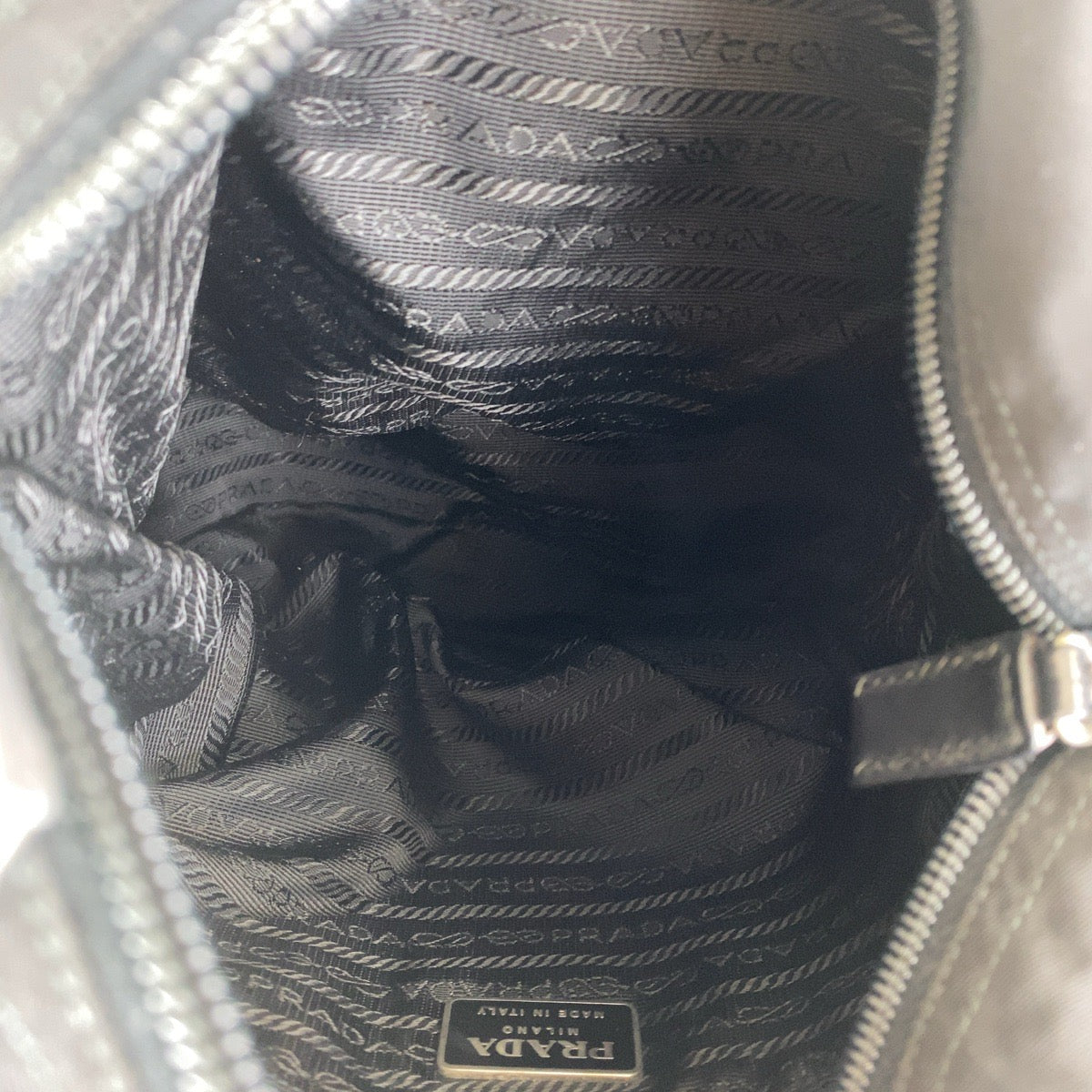 16414
PRADA プラダ テスート 三角ロゴプレート ブラック 黒 シルバー金具 ナイロン トートバッグ ショルダーバッグ  レディース ABP34