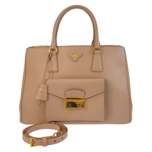 16428
PRADA プラダ サフィアーノ 三角ロゴプレート ベージュ ゴールド金具 レザー トートバッグ ハンドバッグ ショルダーバッグ 2way  レディース ABP69