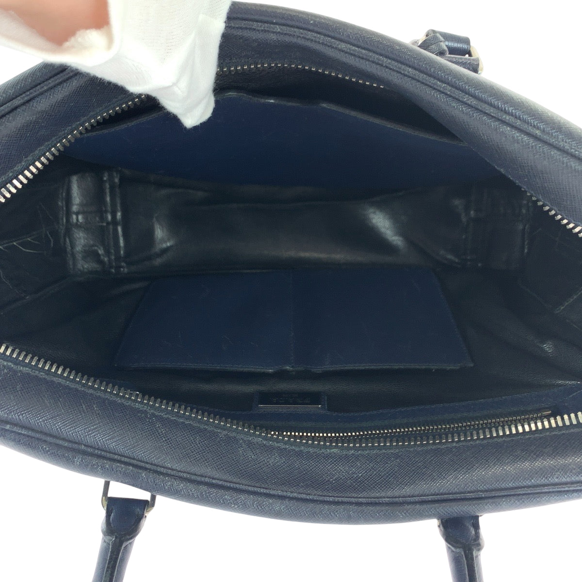 16446
PRADA プラダ サフィアーノ 三角ロゴプレート ネイビー シルバー金具 レザー ビジネスバッグ ハンドバッグ  メンズ