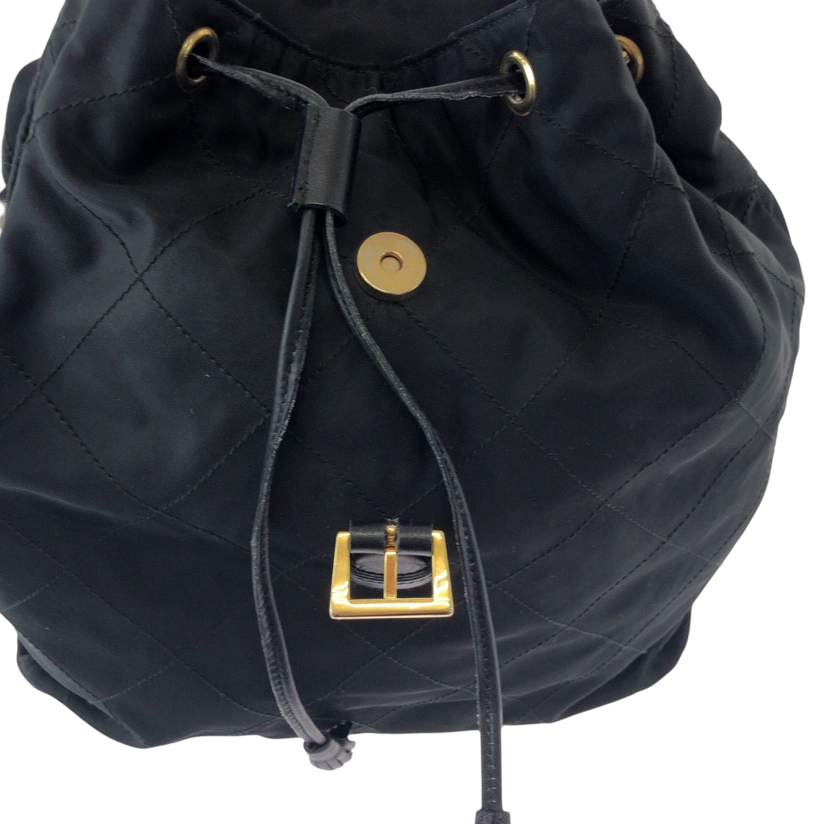 16508
PRADA プラダ ヴィンテージ テスート 三角ロゴプレート ブラック 黒 ゴールド金具 ナイロン k2919 リュックサック バックパック  レディース AB46